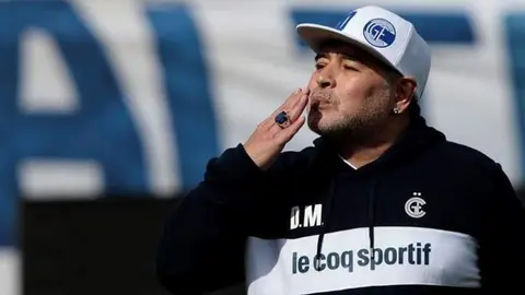 Maradona: Subastaron playera de El Diez en más de 50 mil dólares