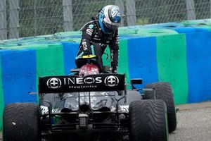 Bottas tras choque con Checo Pérez: 'Obviamente fue mi error'