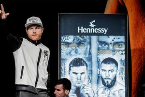 Beristáin: 'Para Canelo Álvarez ha sido fácil transitar y ganar dinero'