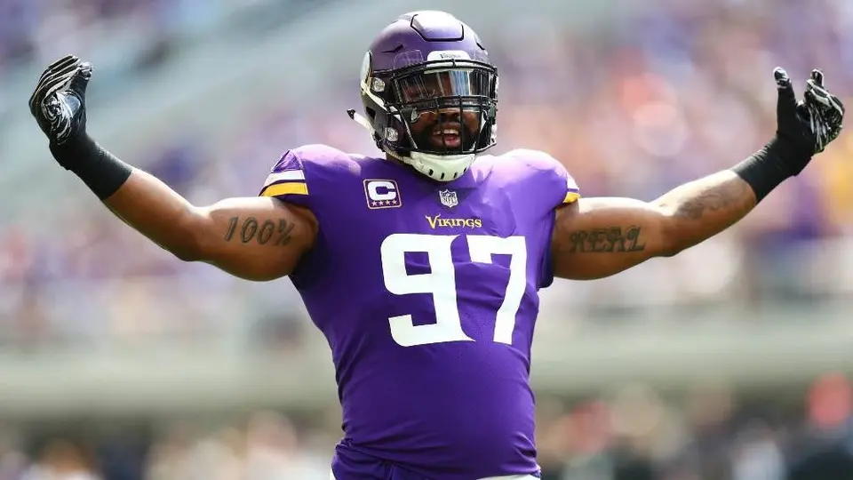 Vikings: Everson Griffen, baja de la S2 tras un accidente automovilístico por evitar un ciervo