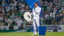 Santos vs Cruz Azul: Pablo Montero se equivocó al entonar el himno previo a la Final
