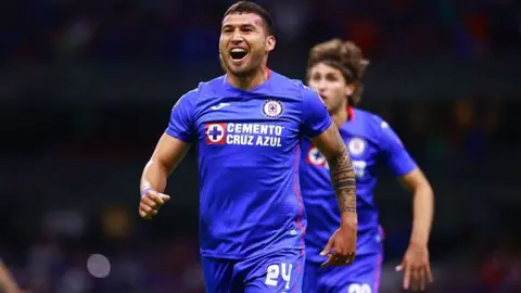Cruz Azul: Escobar no saldrá de La Máquina en mercado de verano; aseguró su representante