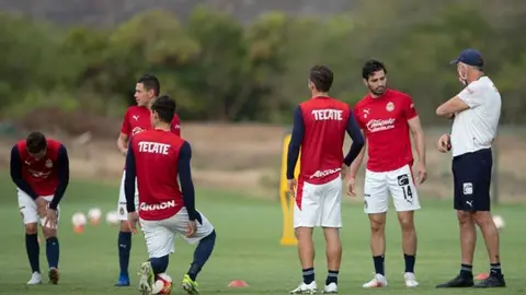 ¿A qué equipos enfrentará Chivas en segunda fase de pretemporada?