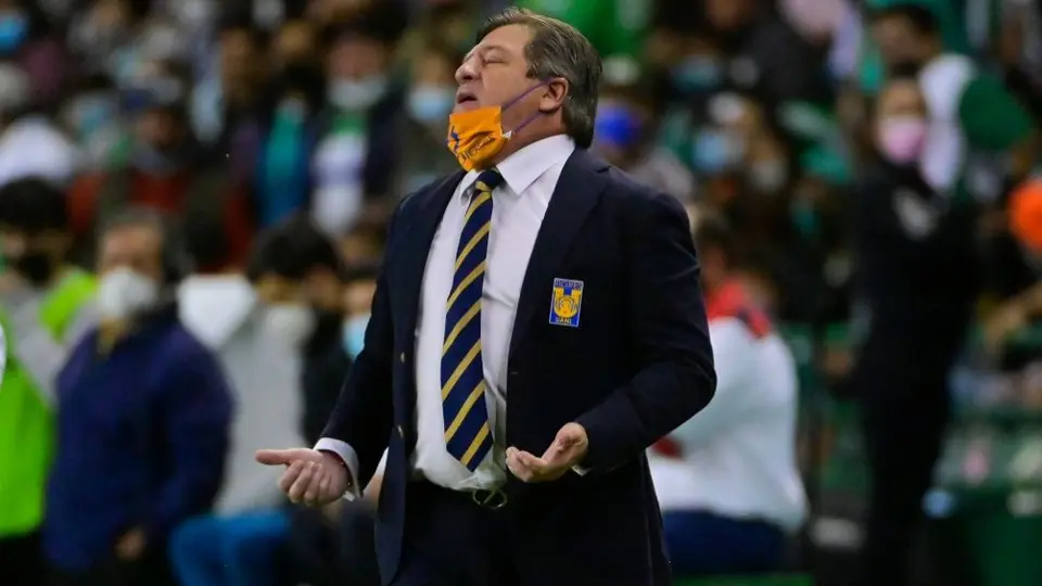 Miguel Herrera: 'Nunca fuimos a festejarles un gol, aquí nos aventaron de todo y nos empujaron'