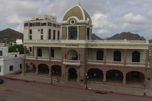Sonora: Ataque armado a Palacio Municipal de Guaymas deja al menos tres muertos