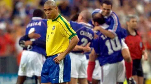 Ronaldo: Edmundo reveló que temieron que R9 muriera en la Final de 98