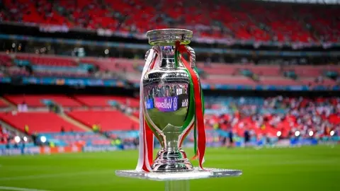 UEFA analiza expandir la Eurocopa de 24 a 32 equipos para 2028