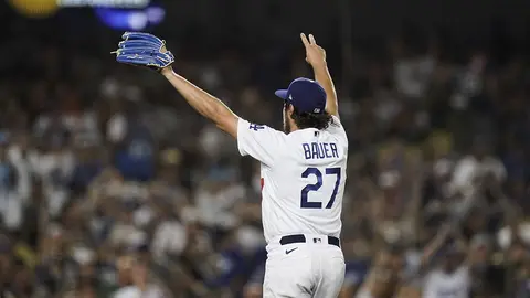Trevor Bauer, puesto en licencia administrativa tras acusación de agresión