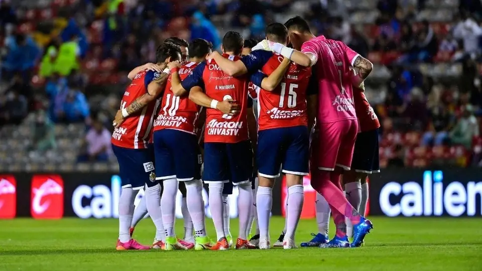 Chivas: Leaño volverá a utilizar centro delantero ante Puebla; Vega el elegido