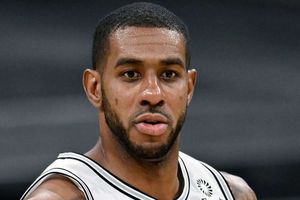 LaMarcus Aldridge: Anunció su retiro de la NBA por problemas cardíacos