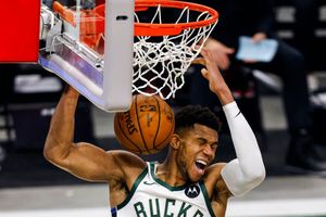 Playoffs NBA: Bucks aplastó al Heat tras 22 triples y se pusieron 2-0 en la serie
