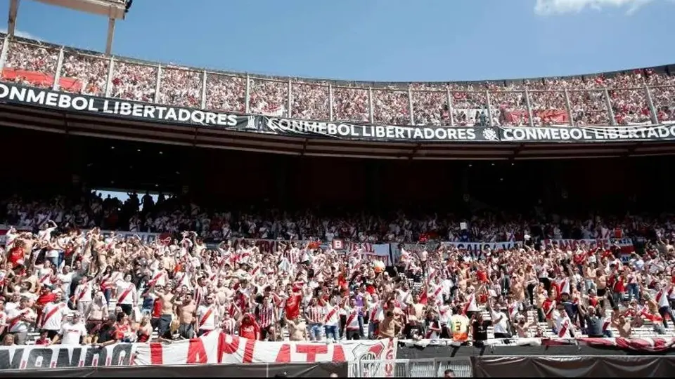Gobierno argentino exigirá al menos una dosis de vacuna para ingresar a estadios