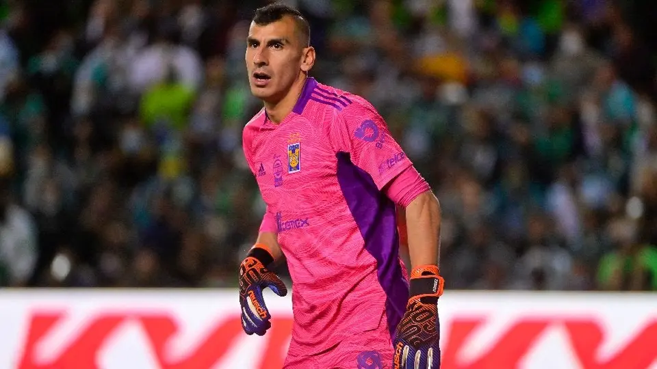 Nahuel Guzmán: Obsequió sus guantes al hijo de Jean Meneses tras eliminación