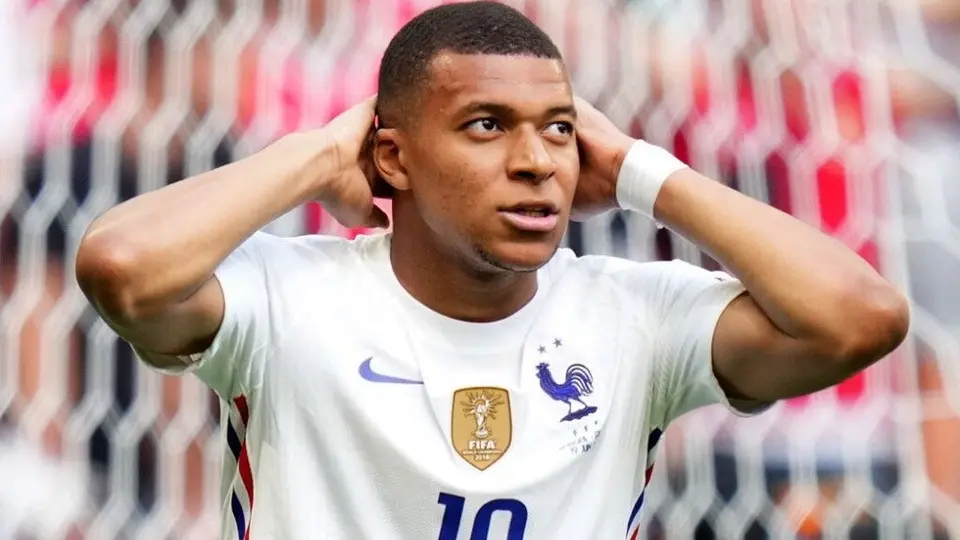 Mbappé: Se concentra con la Selección Francesa a la expectativa de su futuro