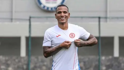 Cruz Azul: Rómulo Otero saldrá a la banca ante Rayados