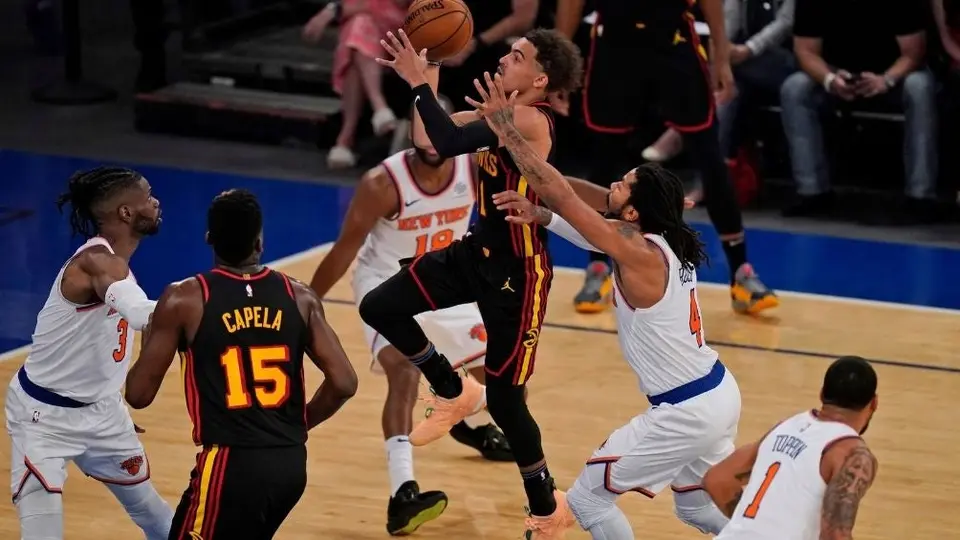 NBA: Knicks cayeron de último segundo ante Atlanta Hawks con definición de Young