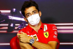 Checo Pérez: Charles Leclerc estaría en el radar del Red Bull para 2022
