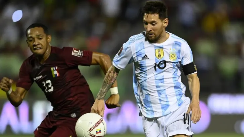 Video: 'Regateando como Messi', niño consiguió una selfie con Leo