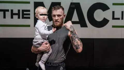 McGregor: Criticado en redes sociales por incitar a su hijo a golpear a otro niño