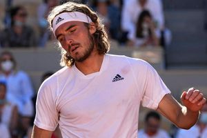 Tsitsipas: Reveló que su abuela murió minutos antes de su final en Roland Garros