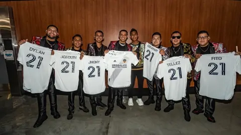 Grupo Firme convivió con Efráin Álvarez del Galaxy