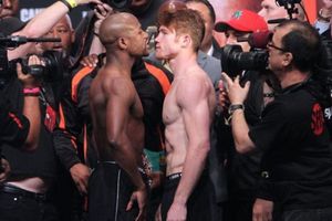 Floyd Mayweather a Canelo Álvarez: 'Le gané fácil y tenía casi 40 años'