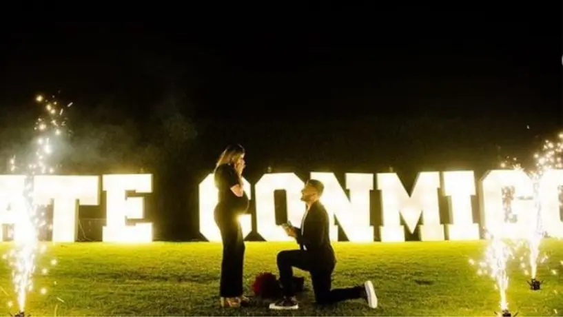Alexis Vega le propuso matrimonio a su novia Paula González