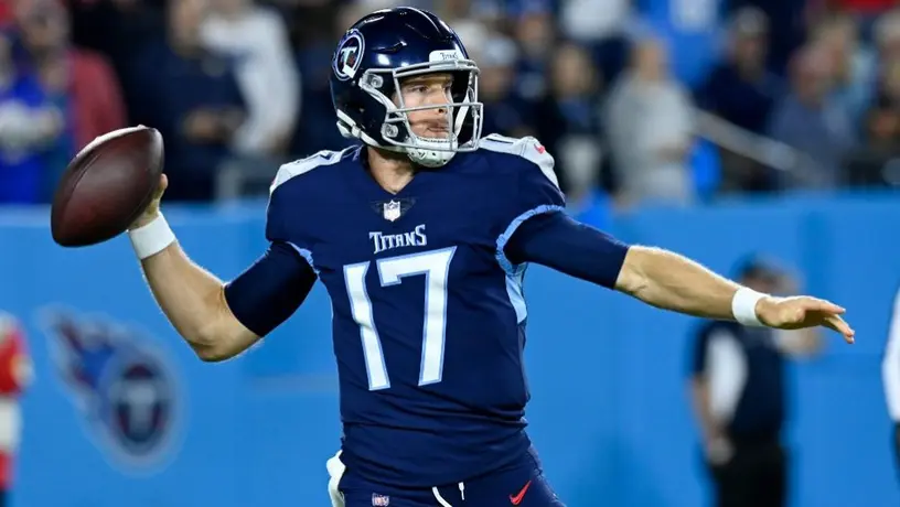 Titans: Defensiva para a Allen en última jugada del partido y se lleva el juego de alarido