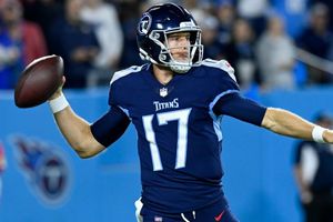 Titans: Defensiva para a Allen en última jugada del partido y se lleva el juego de alarido