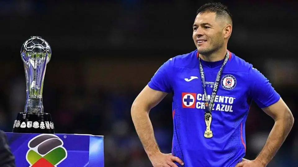 Cruz Azul: Oficializó renovación de Pablo Aguilar por un año