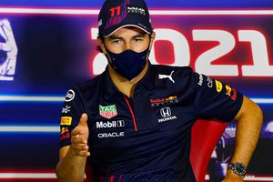 Checo Pérez tras error en Sprint de Silverstone: 'Me siento avergonzado'