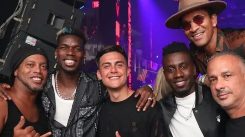 Ronaldinho se encontró con Paul Pogba, Dybala y Matuidi en un club nocturno en Miami