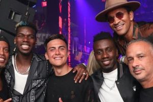 Ronaldinho se encontró con Paul Pogba, Dybala y Matuidi en un club nocturno en Miami