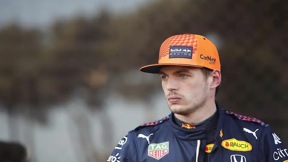Verstappen sobre bandera roja en Bakú: 'Siempre pasa esta mie...'