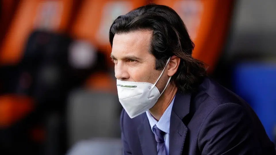 América: Solari no salió a conferencia por apagón; estuvieron 50 minutos sin luz en vestidores