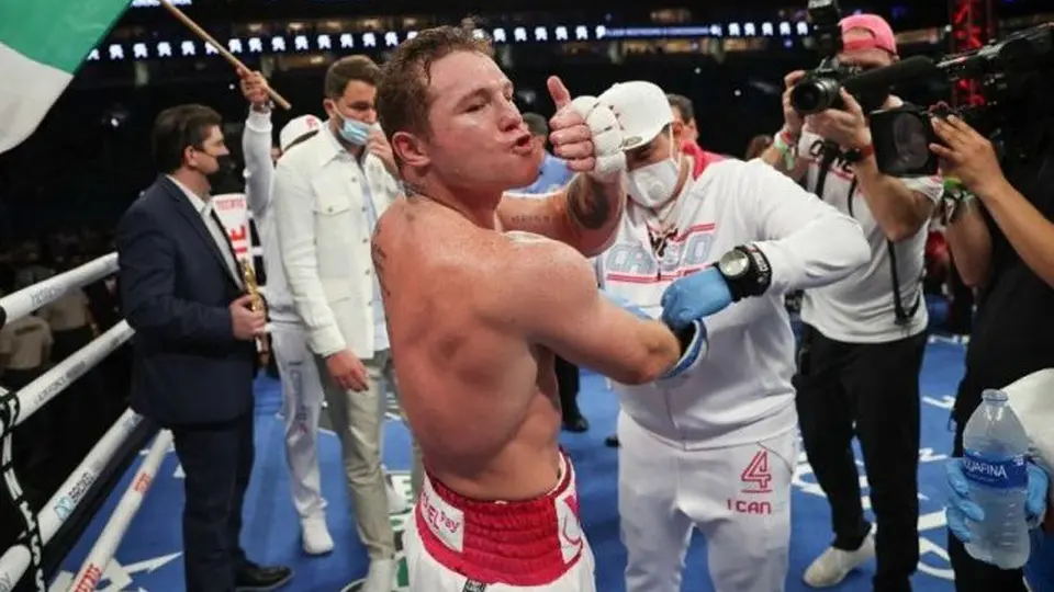 Canelo Álvarez: Papá de Saunders insinuó que el mexicano se dopa con 'carnes muy jugosas'