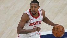 NBA: Sterling Brown, jugador de los Rockets, fue herido en la cara durante asalto