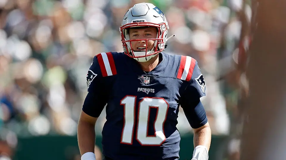 New England Patriots: Mac Jones evitó multa de NFL por acción ante Brian Burns