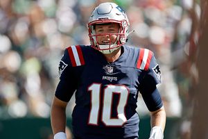 New England Patriots: Mac Jones evitó multa de NFL por acción ante Brian Burns