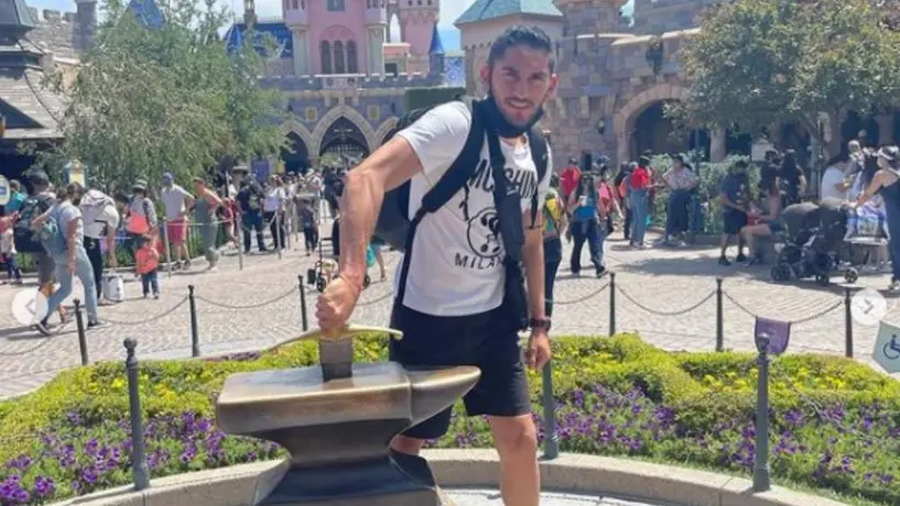 Jesús Corona: Disfruta divertidas vacaciones en familia en Disneyland