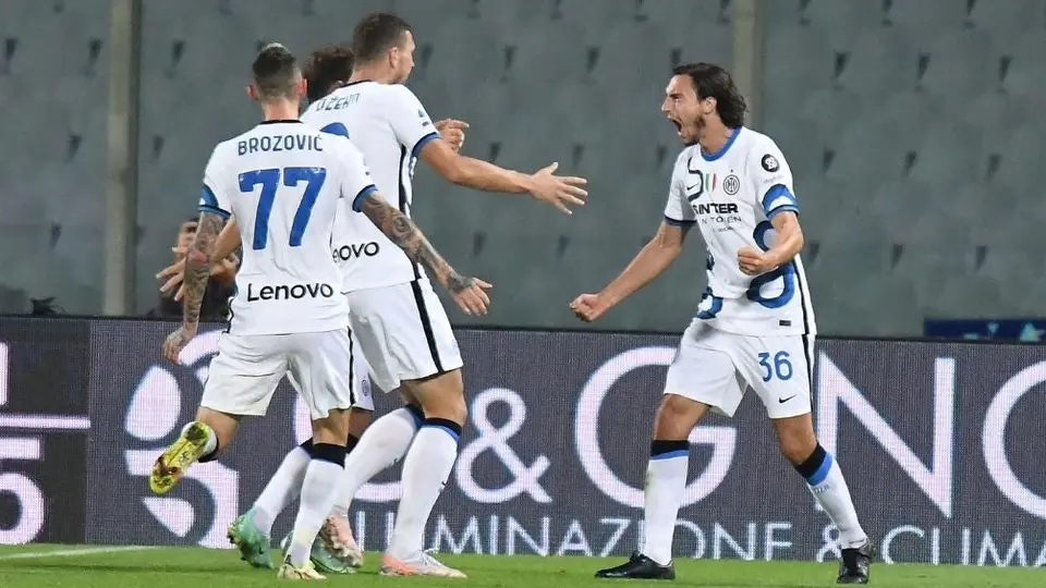 Inter de Milan: Remontó a la Fiorentina para tomar el liderato de la Serie A