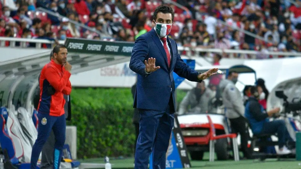 Chivas: Michel Leaño ha 'borrado' a los canteranos que debutó Vucetich