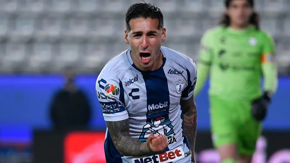 Liga MX: Pachuca venció con diez a Santos y sueña con meterse a repechaje