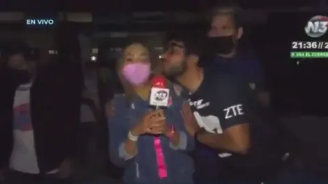 Reportera denunció acoso durante enlace en vivo del Puebla vs Pumas