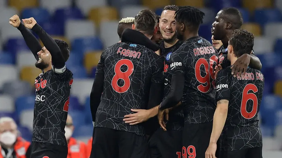 Chucky Lozano: Napoli recuperó liderato de la Serie A tras golear a Bolonia