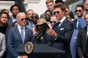 Tom Brady bromeó con Biden sobre resultado de elecciones: 'El 40% sigue creyendo que no ganamos'