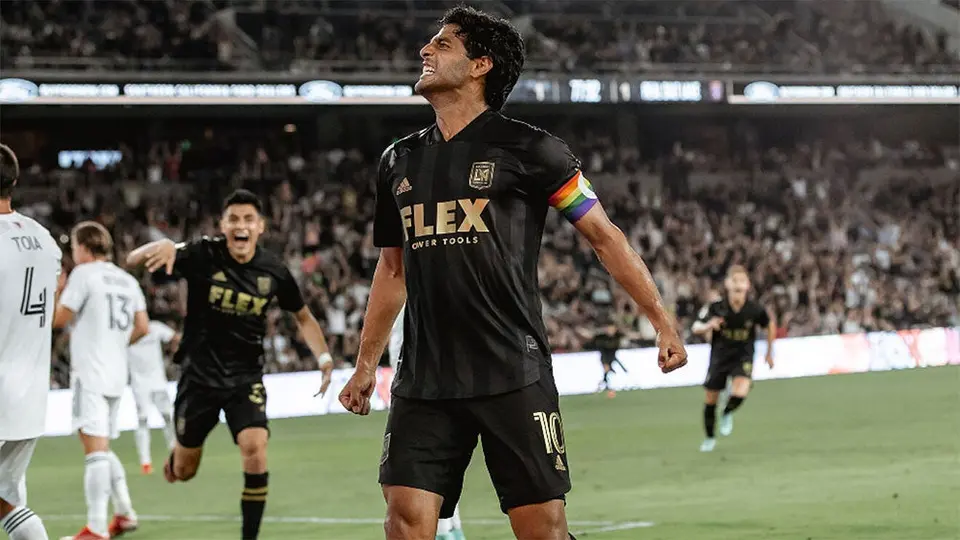 Carlos Vela: LAFC hizo oficial que el mexicano seguirá con el club en 2022