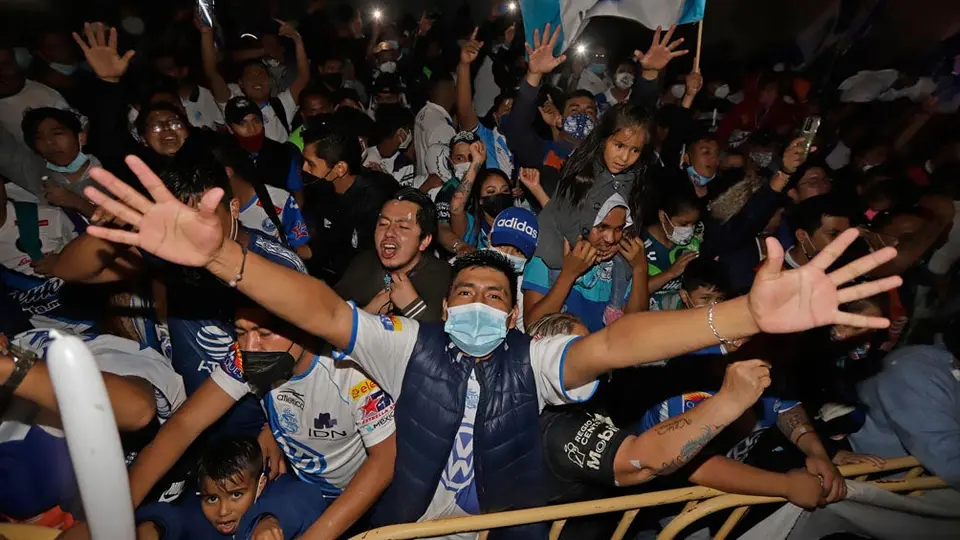 Puebla vs Santos: Afición de La Franja llevó serenata al equipo previo a 'Semi' de Vuelta