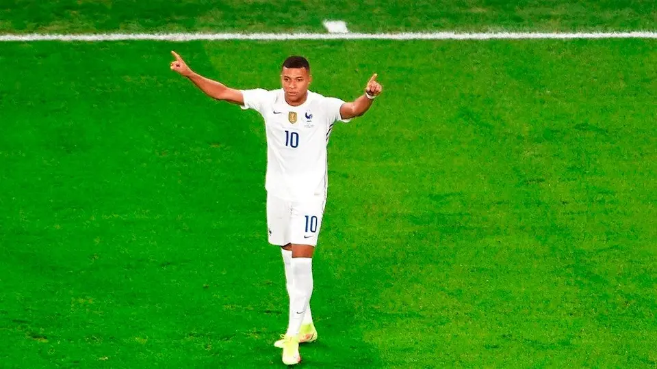 Ferran Torres: 'Mbappé es muy bueno, puede marcar una época'