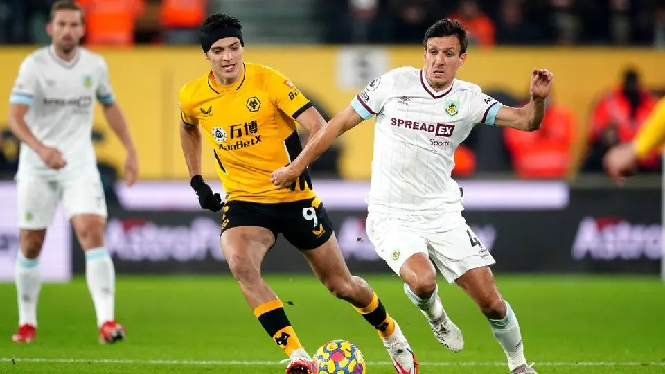 Raúl Jiménez: Titular en el empate de los Wolves ante Burnley